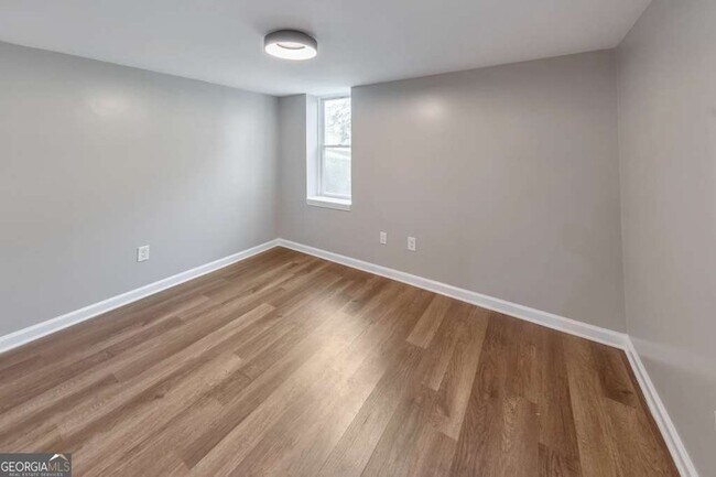 Building Photo - 33 Mchenry Dr SW