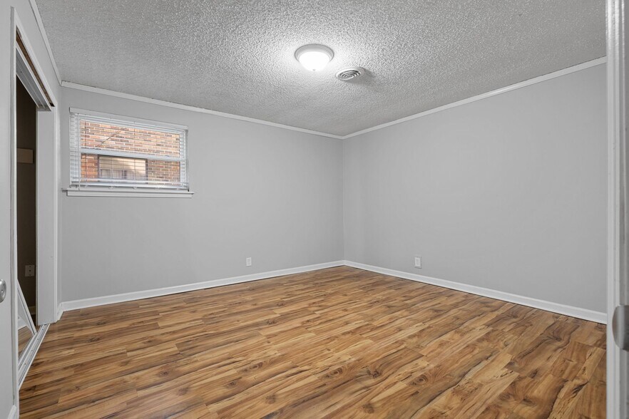 Building Photo - 5162 Hilson Rd