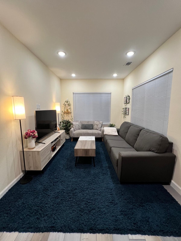 Building Photo - 815 W Taylor St