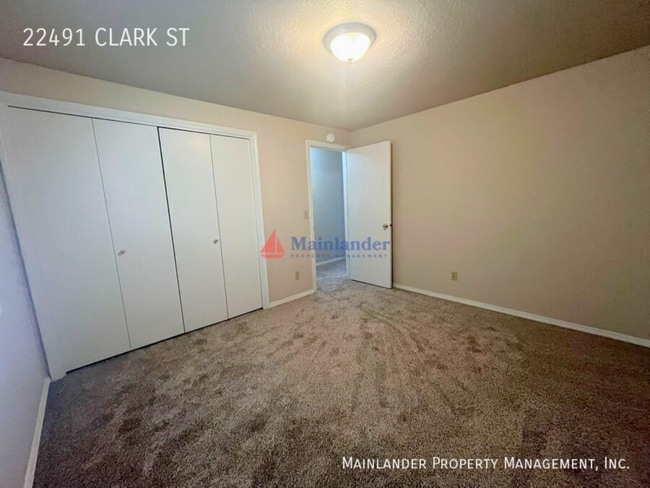 Building Photo - Beautifully Updated West Linn Home Near West Linn High School