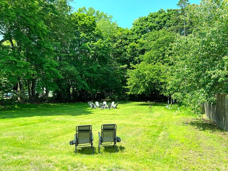 Building Photo - 1058 Forest Ave