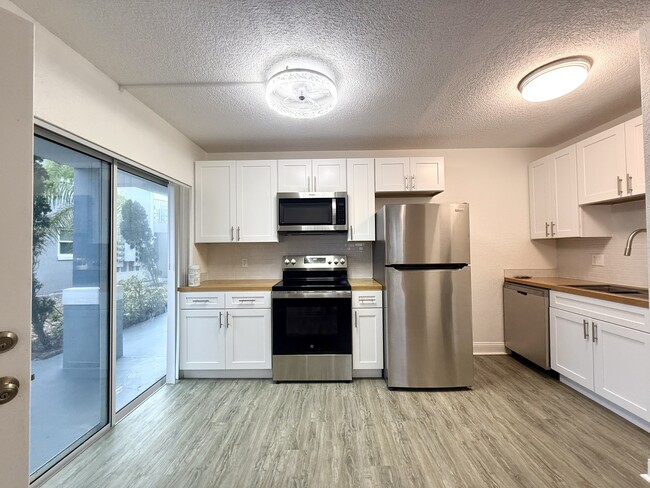 Building Photo - 436 Auburn Dr