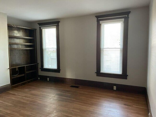 Building Photo - 436 Redbud Alley
