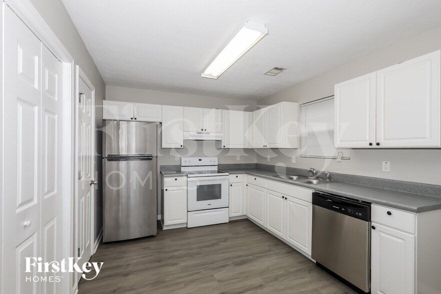 Building Photo - 311 Goldenrod Dr