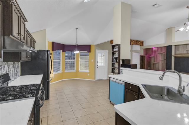 Building Photo - 202 Matlock Meadow Dr