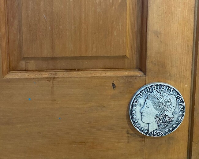 Building Photo - *Unfurnished* Charming, updated and walkable west side 3 BR + den/office