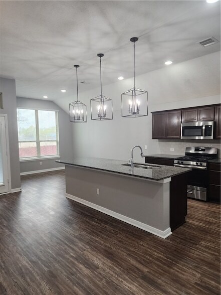 Building Photo - 4015 Dunlap Loop