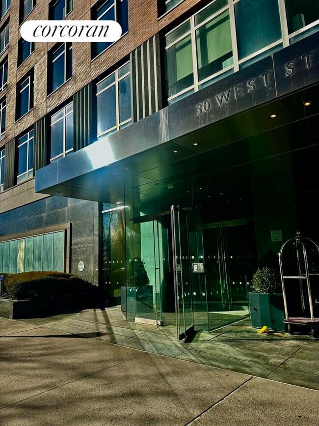 Building Photo - 30 Little W St