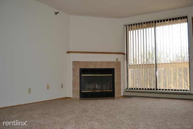 Building Photo - 5455 Smetana Dr