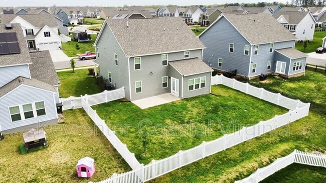 Building Photo - 176 Boxwood Ln