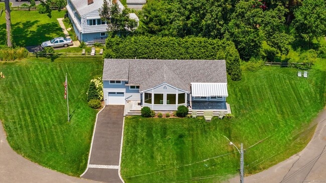 Building Photo - 50 Beach View Dr