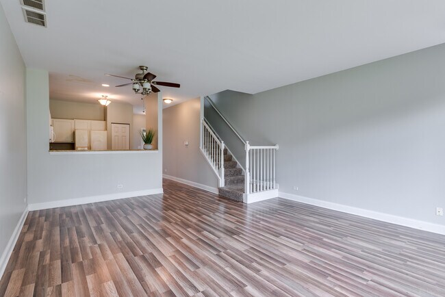 Building Photo - 806 Woodewind Dr