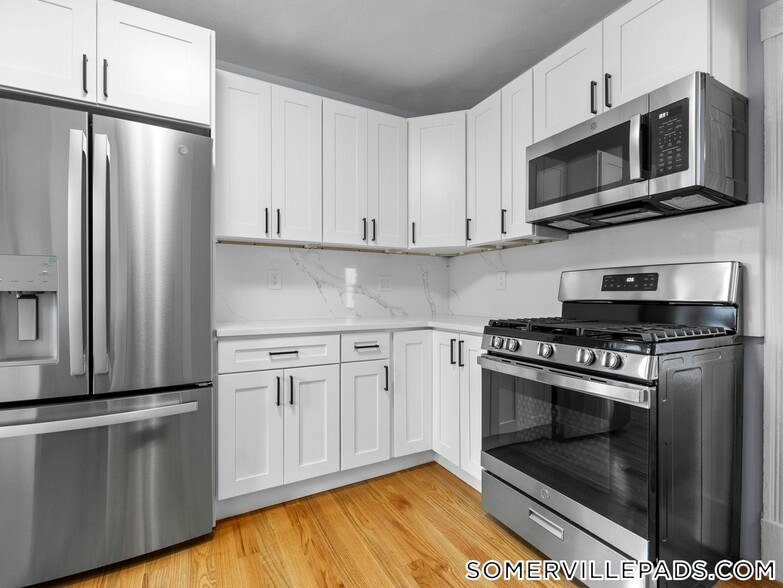 Building Photo - 39 Hancock St