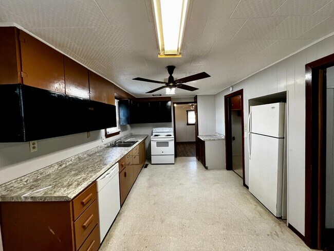 Building Photo - Single Family Home