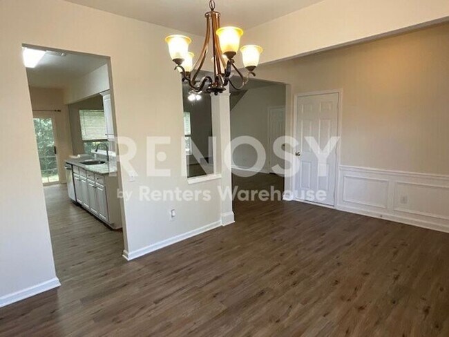 Building Photo - Welcoming 3-bedroom, 2.5-bath home