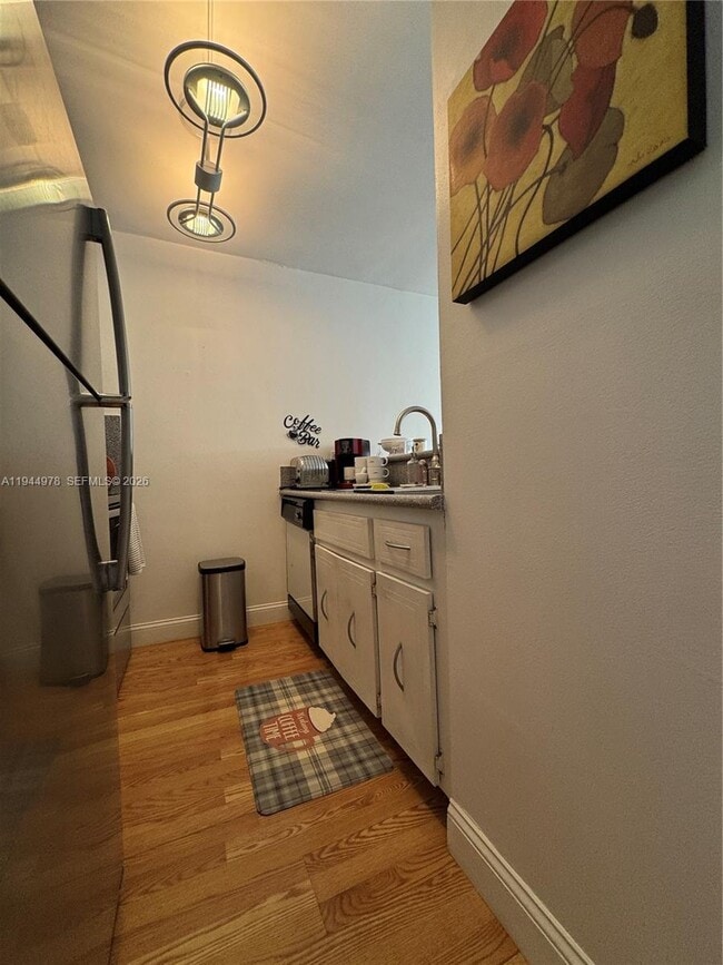 Building Photo - 1225 NE 124th St