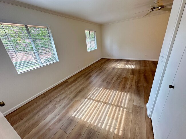 Building Photo - HOUSE - SEDONA - ROLLING HILLS ESTATES