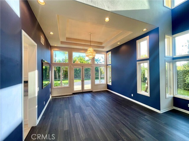 Building Photo - 6 Emerald Glen