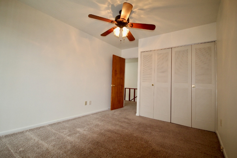 Building Photo - 705 S 16th Ave