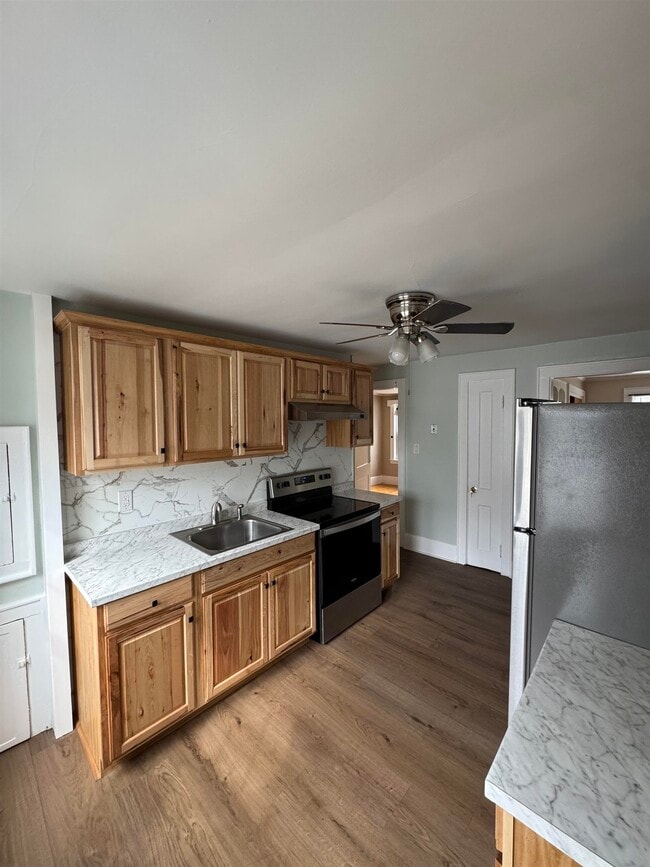 Building Photo - 89 Centre St