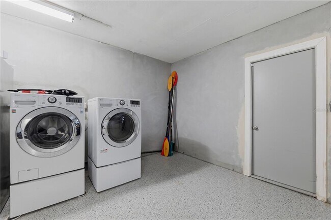 Building Photo - 4152 13th Ln NE
