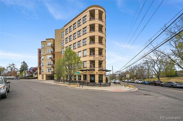 Building Photo - 2240 Clay St
