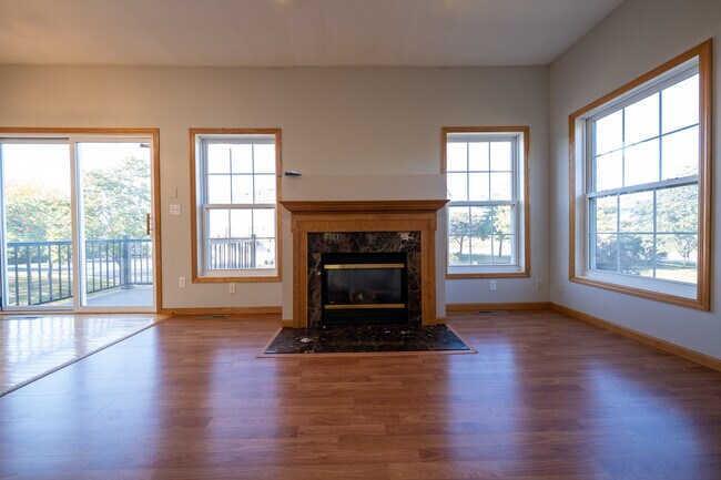 Building Photo - 7929 Stratford Cir N