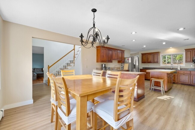 Building Photo - 31 Moulton Ave