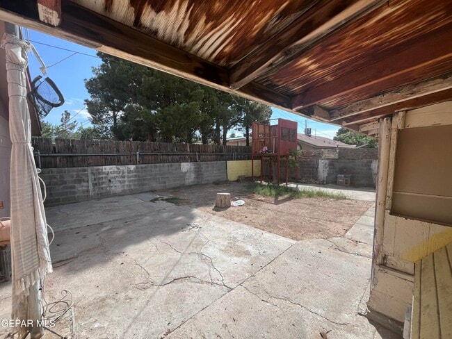 Building Photo - 216 Pacific Dr