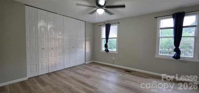 Building Photo - 7200 Shadowlake Dr