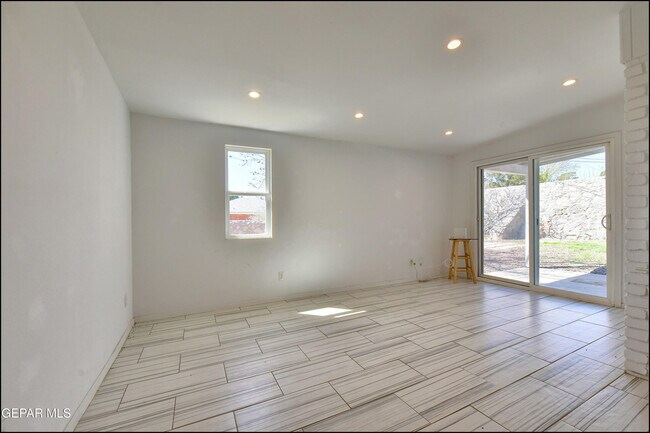 Building Photo - 6209 Heath Way