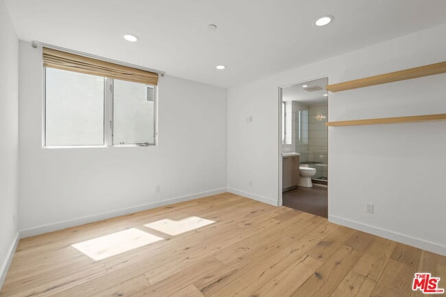 Building Photo - 808 Brooks Ave