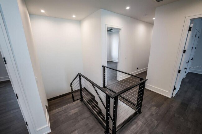 Building Photo - 3010 W Trilby Ave