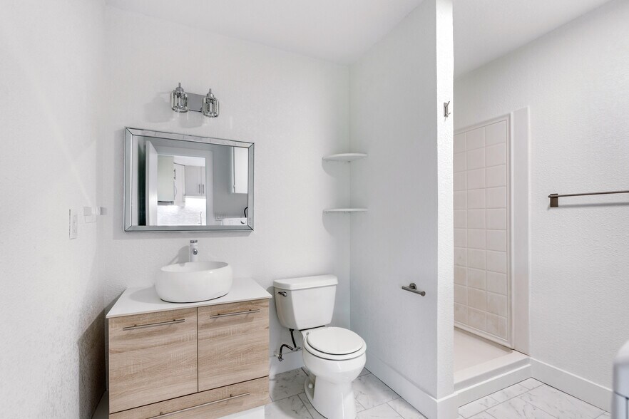 Bathroom - 16320 John Morris Rd