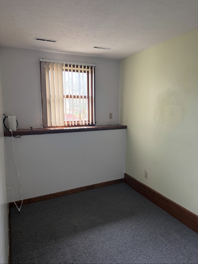 Building Photo - 10 Hamman Cir