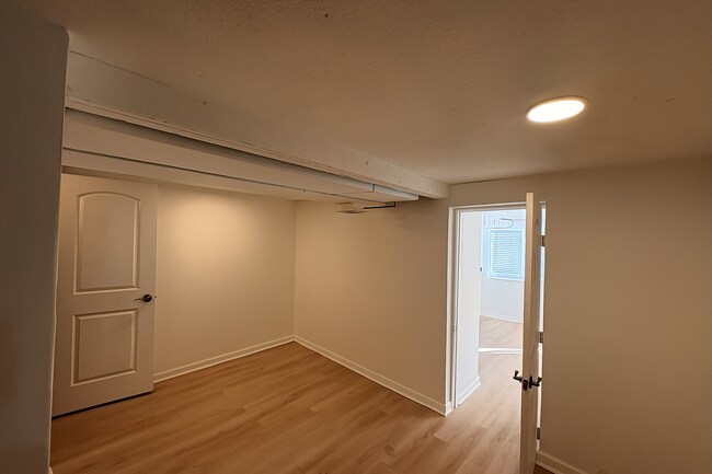 Building Photo - 182 Novak St