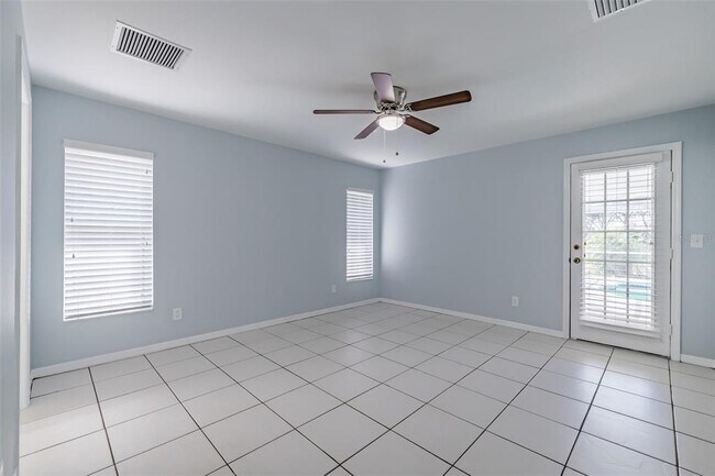 Building Photo - 1510 Oracle Dr