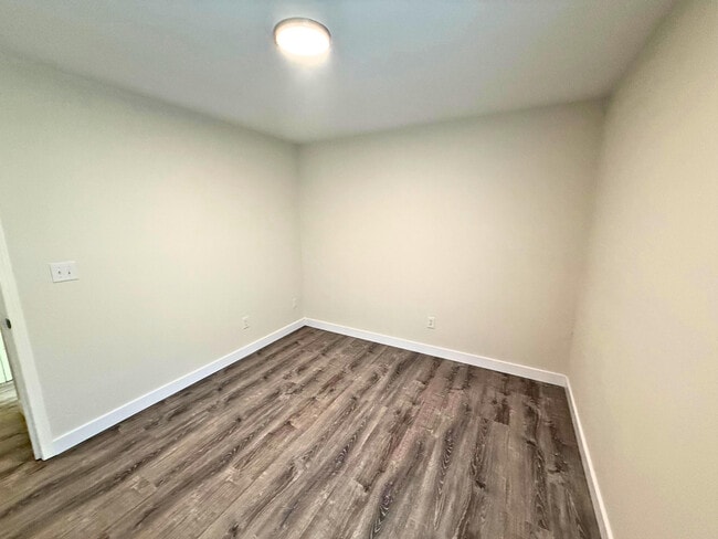 Building Photo - 1709 Hanover Blvd