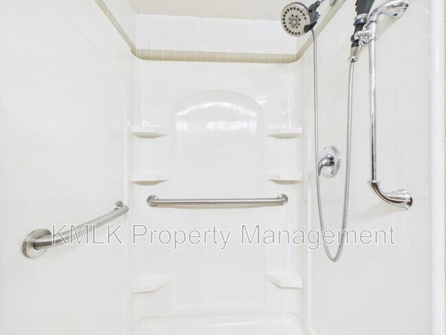 Building Photo - 5743 Brookwood Dr