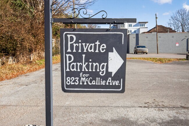 Building Photo - 823 McCallie Ave