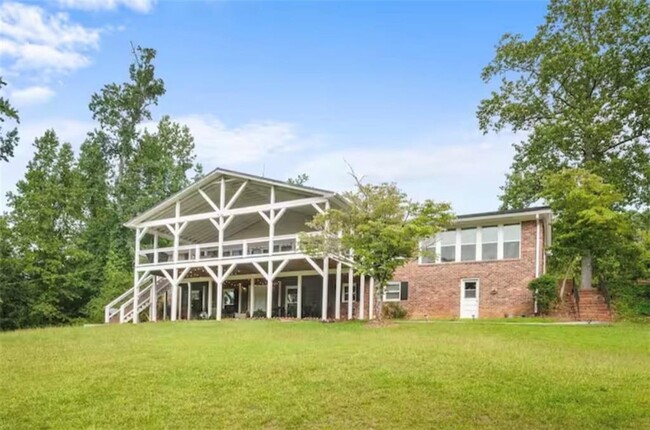 Building Photo - 2948 Legion Lake Rd