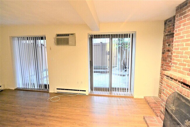 Building Photo - 67 St Germain St