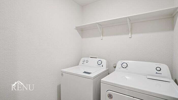 Building Photo - 788 Oakhurst Dr