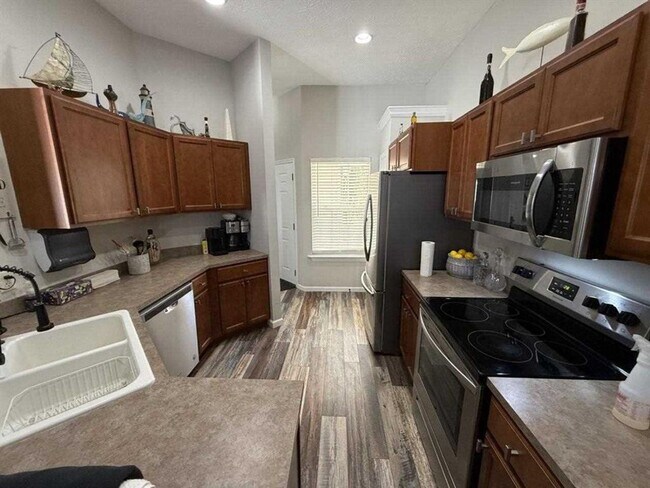 Building Photo - Beautiful condo on Richmond's South Side
