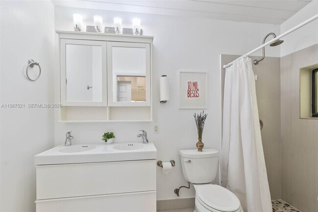 Building Photo - 7720 SW 59th Ct