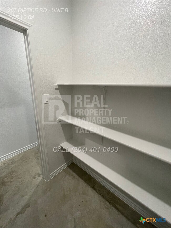 Building Photo - 207 Riptide Rd