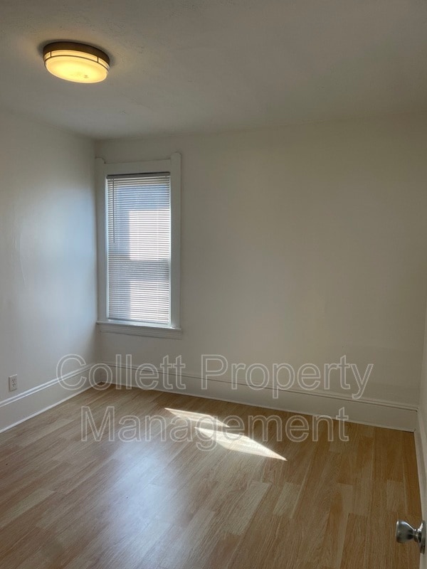 Building Photo - 1924 E 123rd St