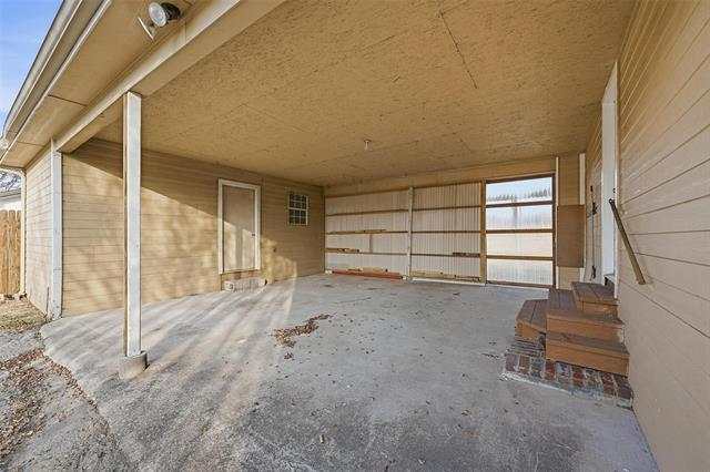 Building Photo - 910 N Powell Pkwy