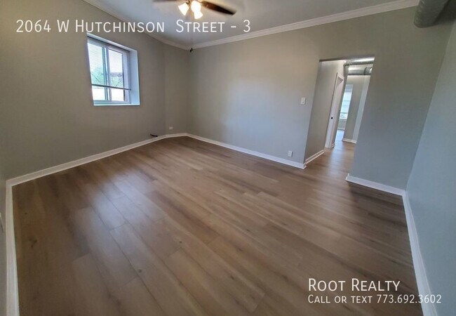Building Photo - Lincoln Square / North Center – Modern Top...