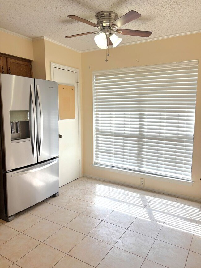 Building Photo - Two bed / Two bath condo off Grelot Road